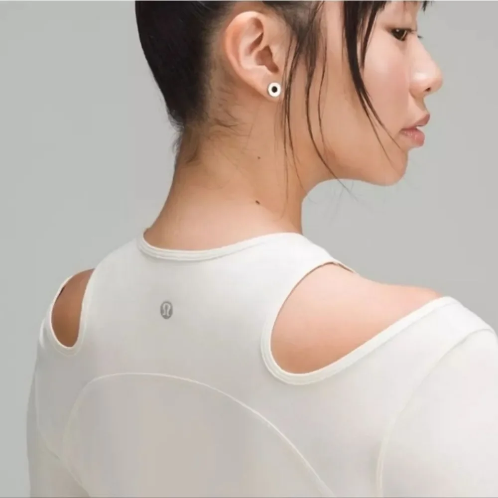 Lululemon Women's Cream Top